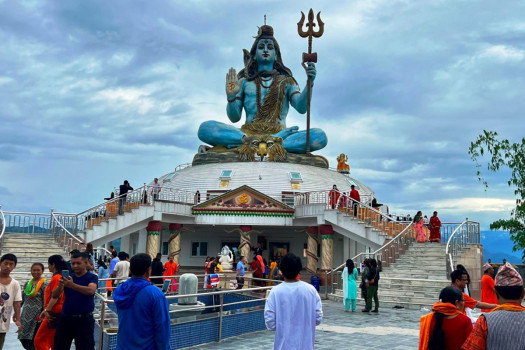 नयाँ पर्यटकीय गन्तव्य पुम्दीकोटको विशाल मूर्ति
